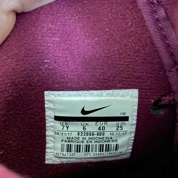 Nike size 7 - Picture 4 of 4